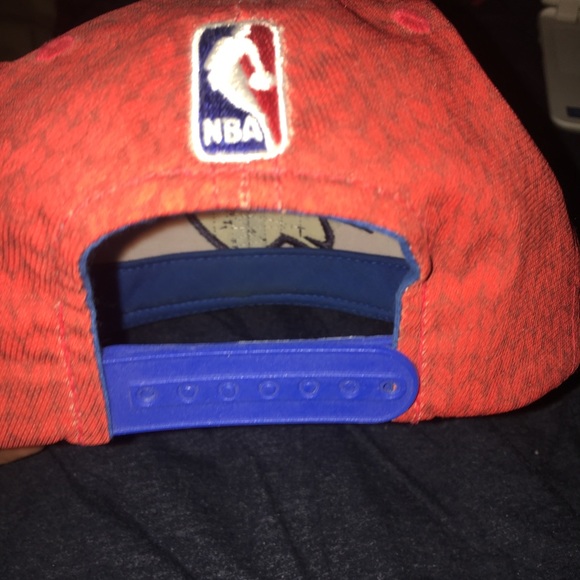 A hat - Picture 2 of 3